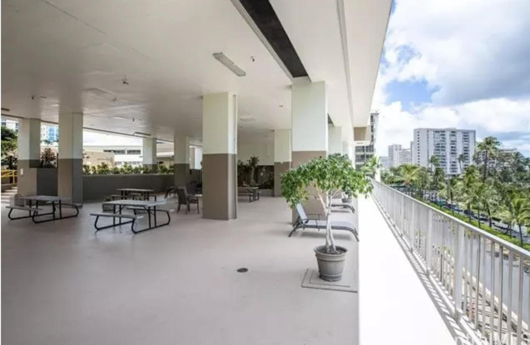 Gem Of Waikiki At Inn On The Park Χονολουλού Εξωτερικό φωτογραφία